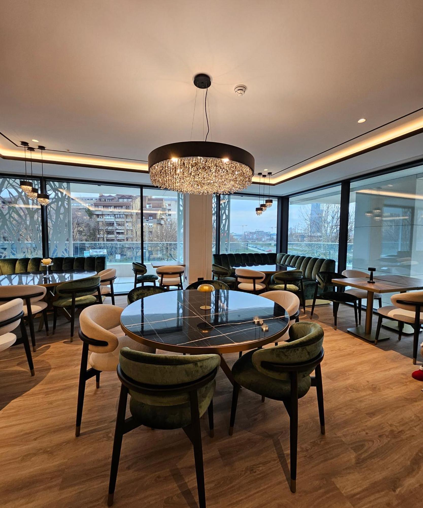 New Belgrade Premium Hotel Exterior foto