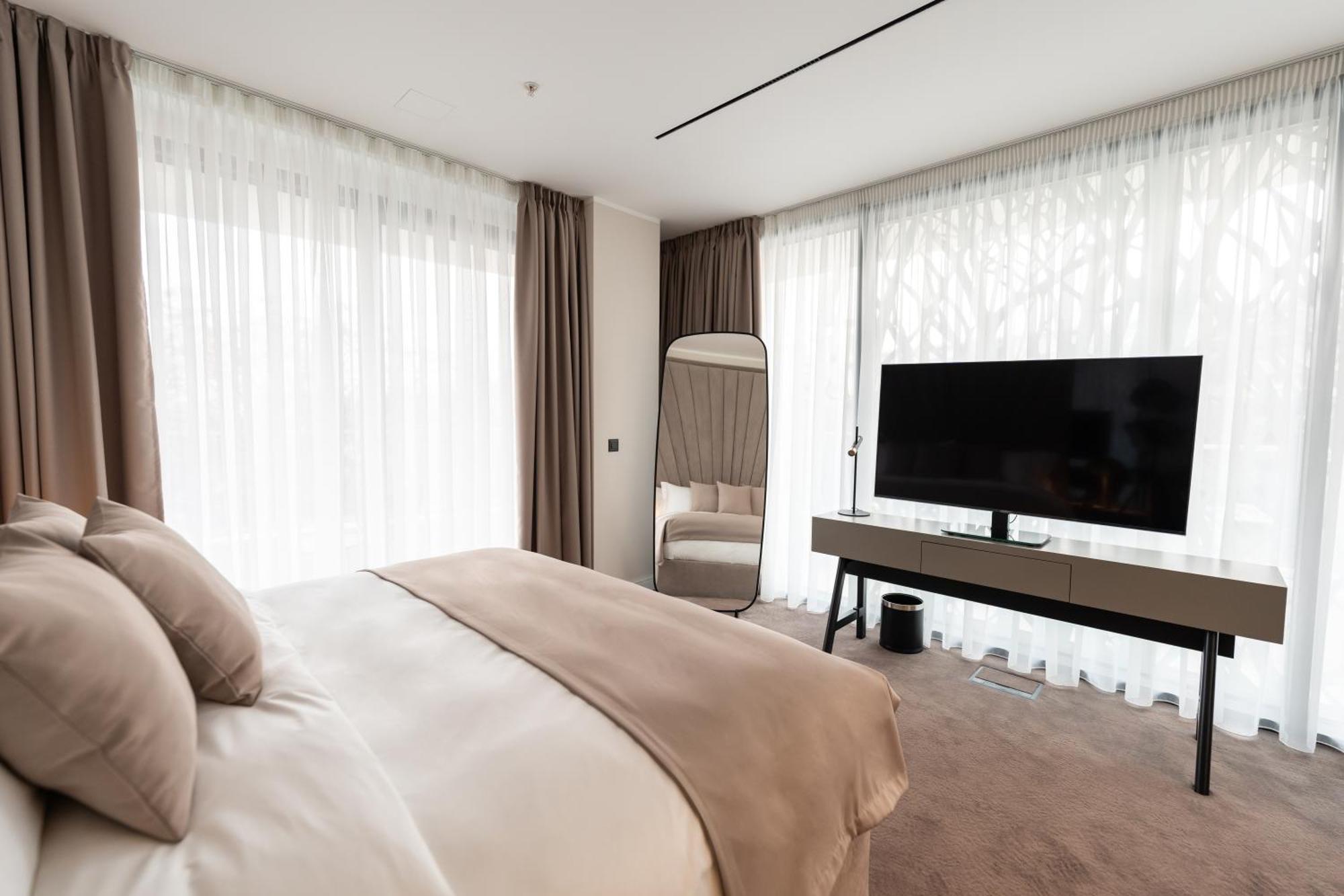 New Belgrade Premium Hotel Exterior foto