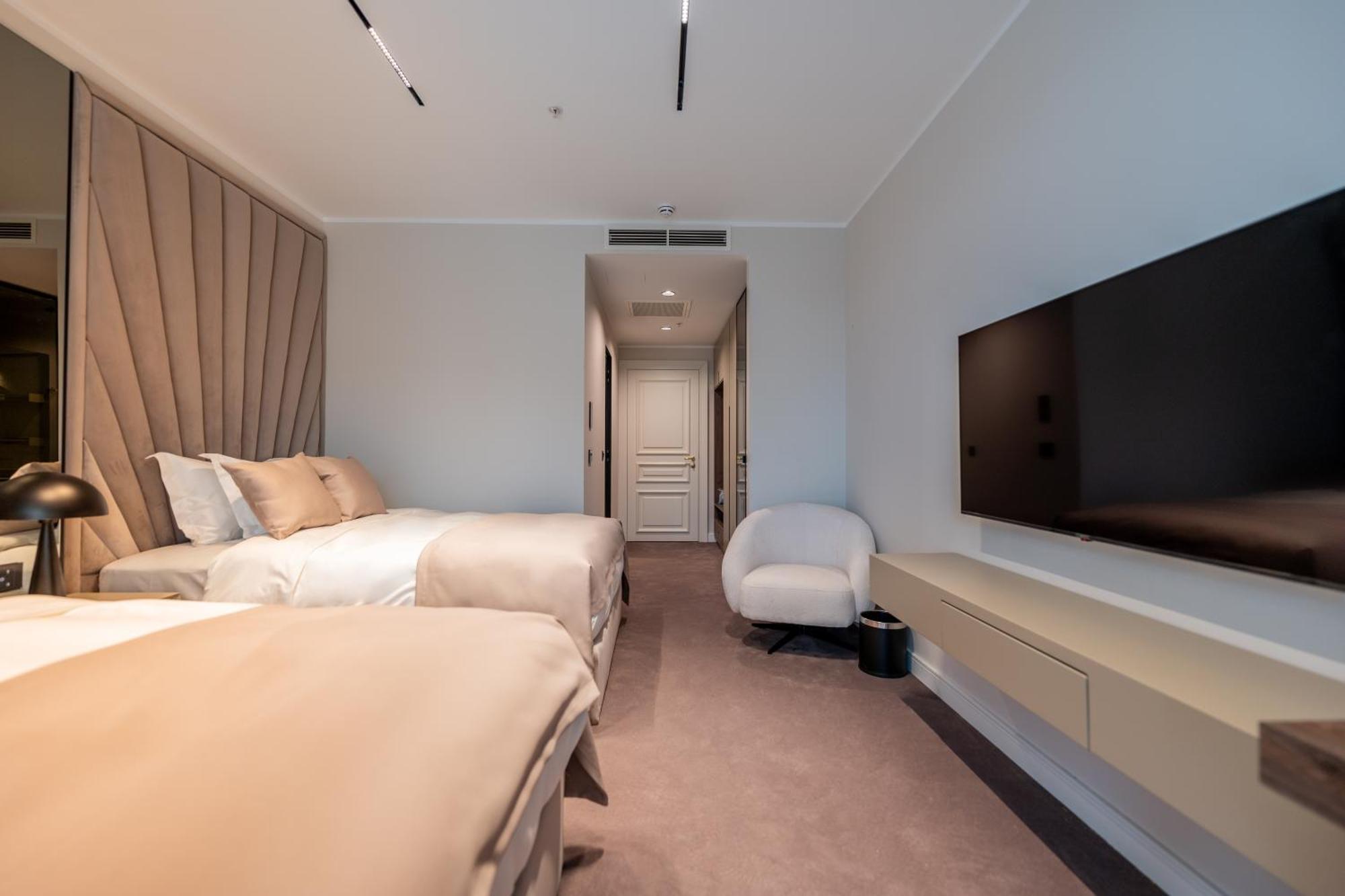 New Belgrade Premium Hotel Exterior foto
